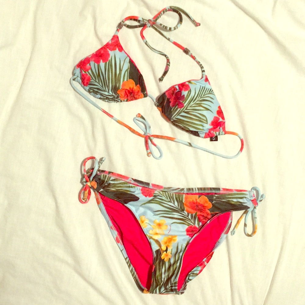 GUESS bikini, great condition! Size M